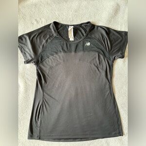 New Balance sports top in black size L